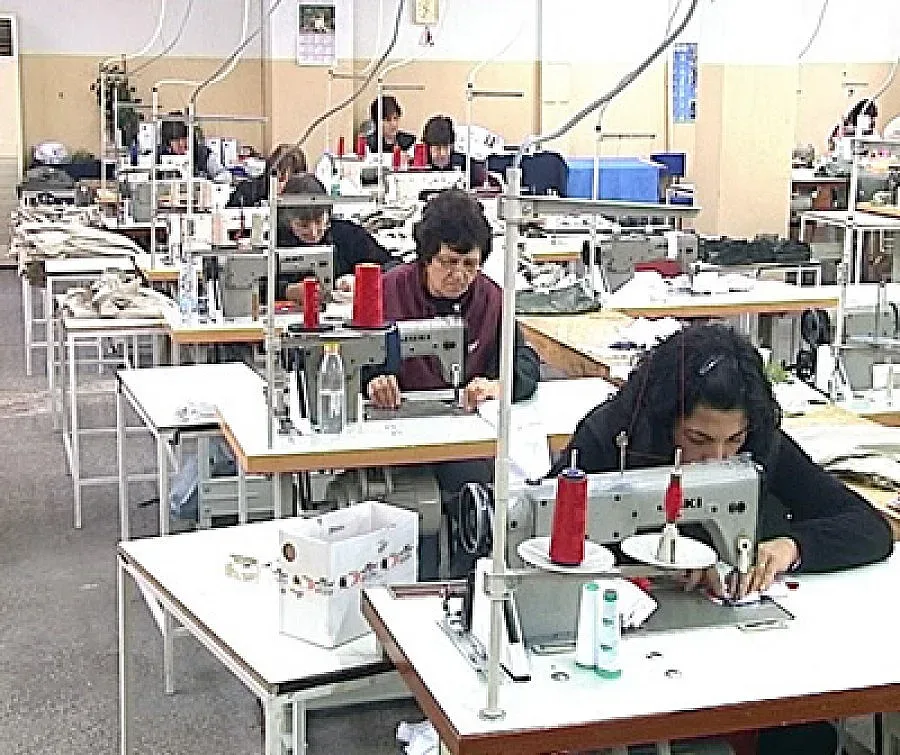 Глад за шивачки в Пиринско