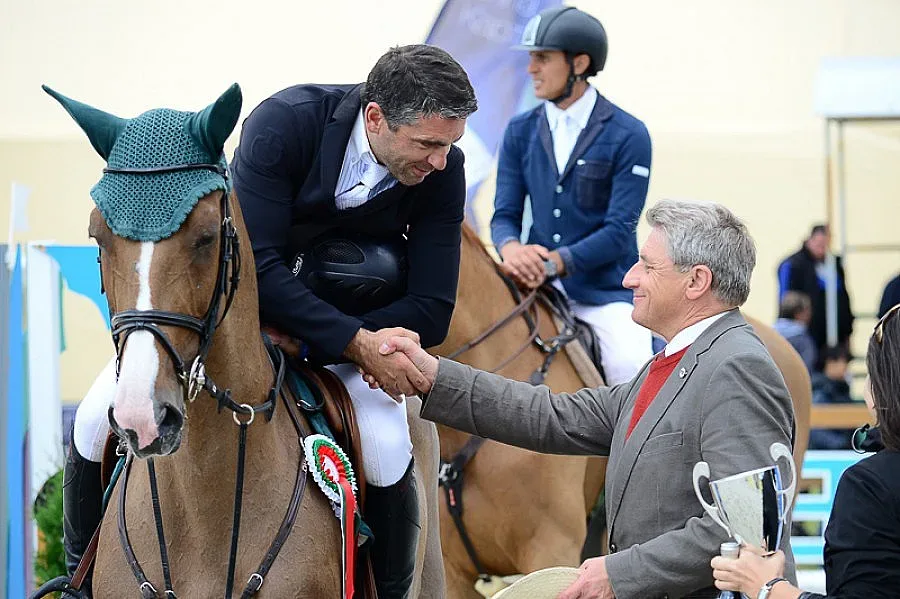 Българските ездачи стартираха с двойна победа в Божурище