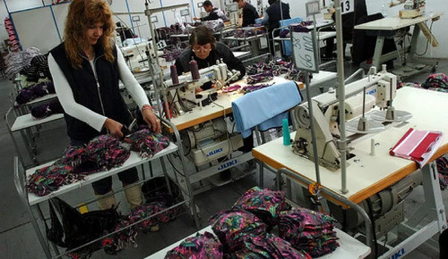 Глад за шивачки в Пиринско