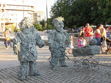 Живи статуи в центъра на Русе