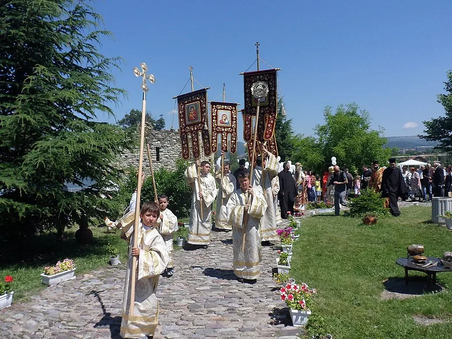 Владика заклейми греховете от Запад