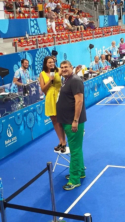 Журналистка взе интервю от Любо Ганев на стол