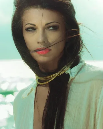 Мария Грънчарова подари песен за ЧРД