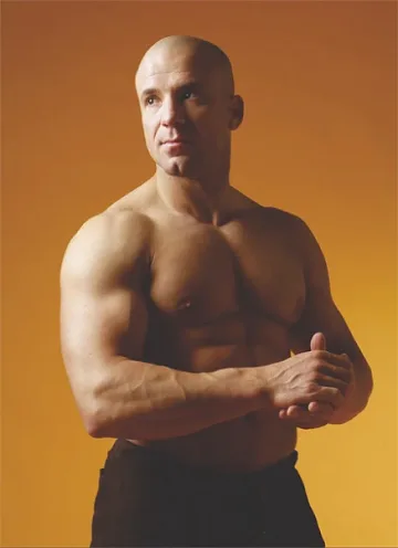 Наш акробат научи Америка да празнува