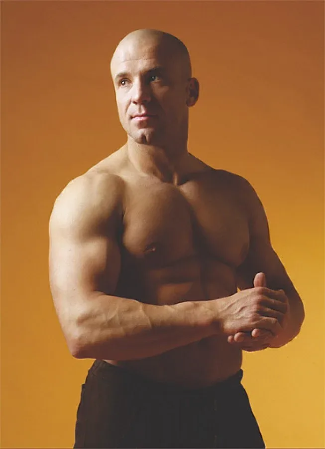 Наш акробат научи Америка да празнува