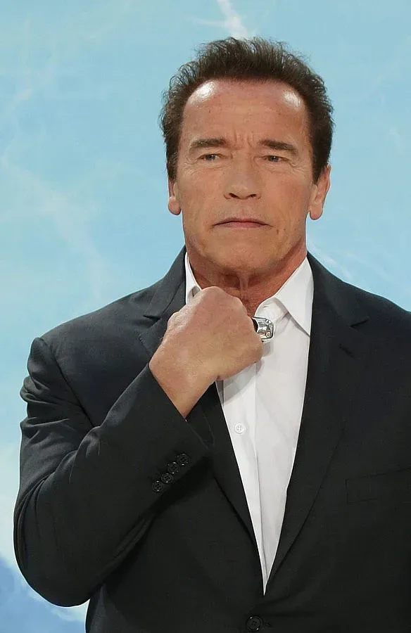 Арни ще ни казва: Завийте надясно!