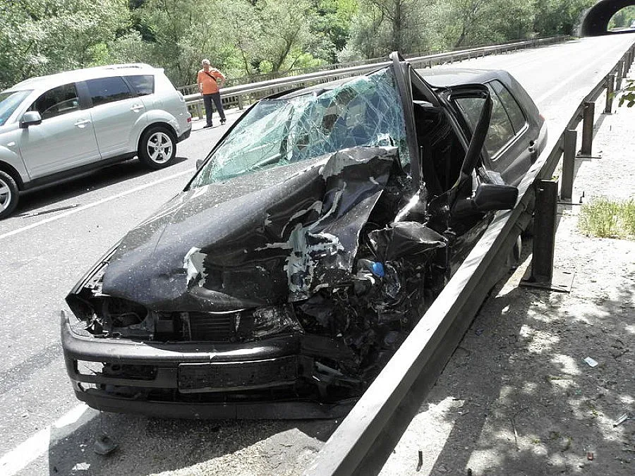 Убита и тежко ранен при катастрофа край границата