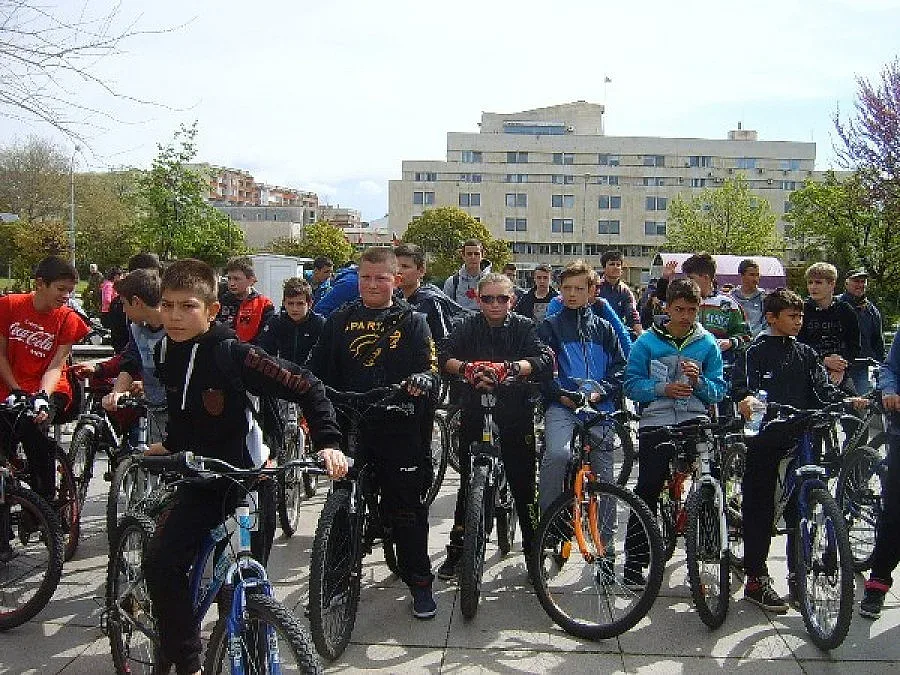 20 деца и 100 възрастни имат вече назначени лични асистенти в община Кърджали