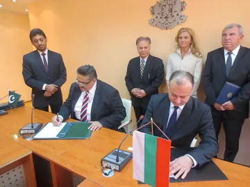 България си сътрудничи с Пакистан за бизнеса