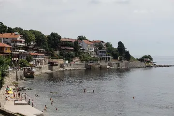 Изтръгват чадъри на плажа в Несебър