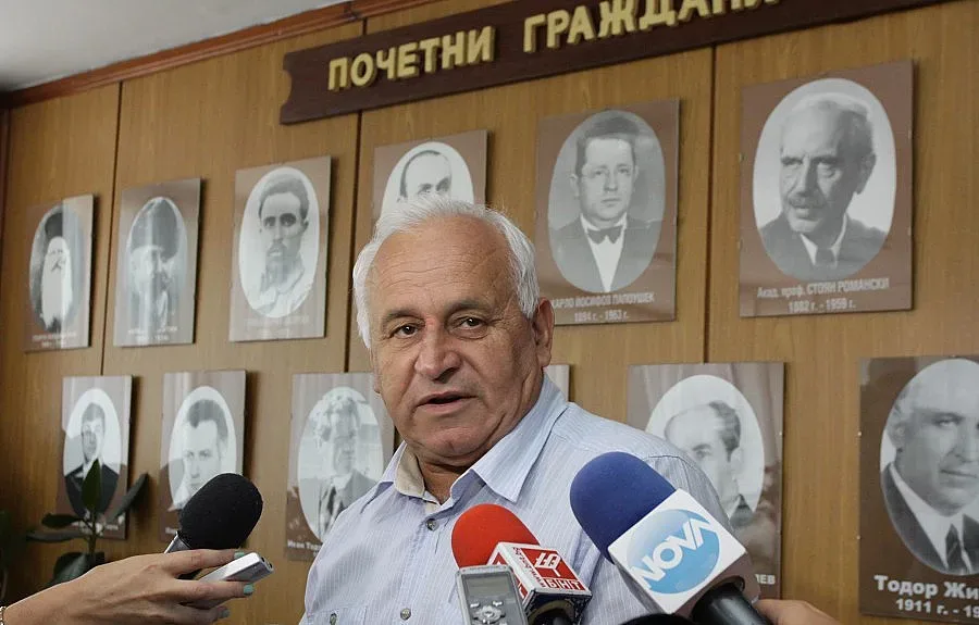 Кметът на Ботевград от ареста на пазара