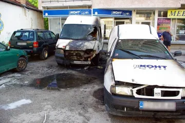 Огнен атентат срещу куриери в Ботевград