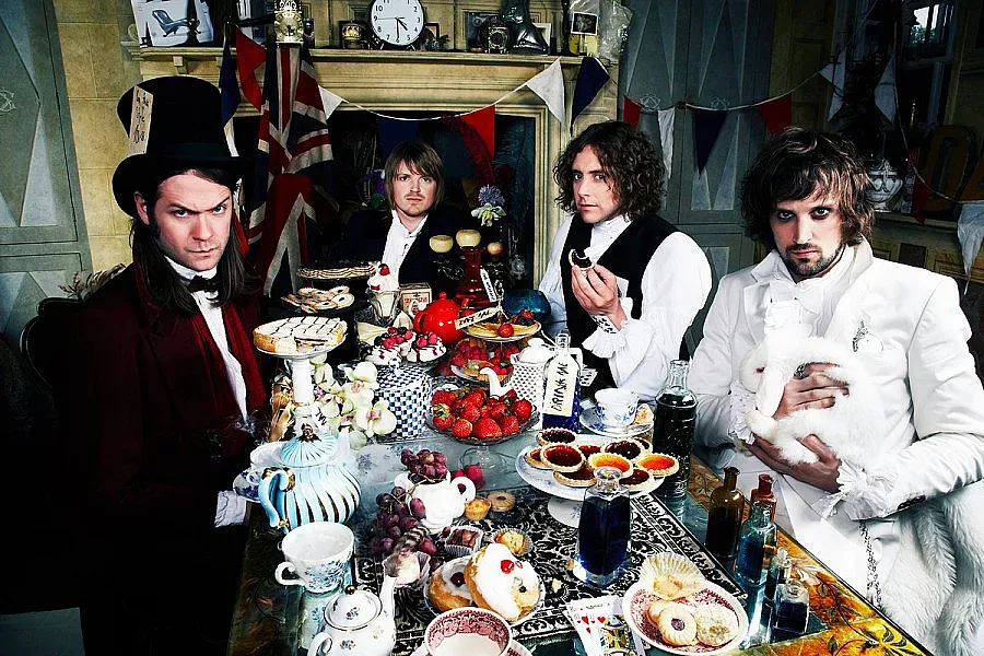 "Касабиан" и световен дръм на "Спирита"