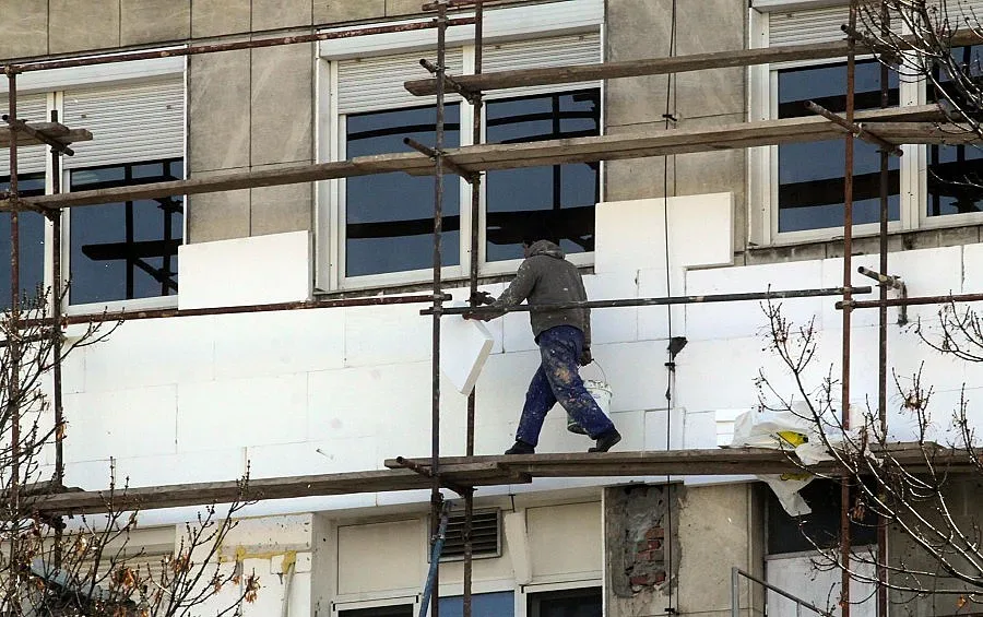 Теглят кредити за ремонт на дома