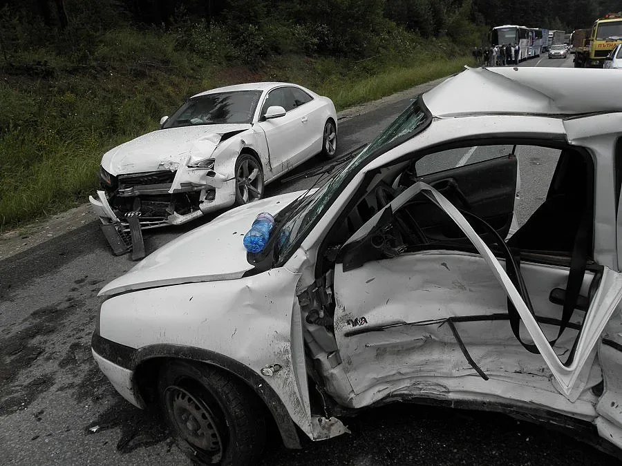 Двама ранени при меле в Предела