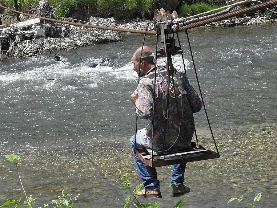 С лифт над река Места до лобното място Света Варвара