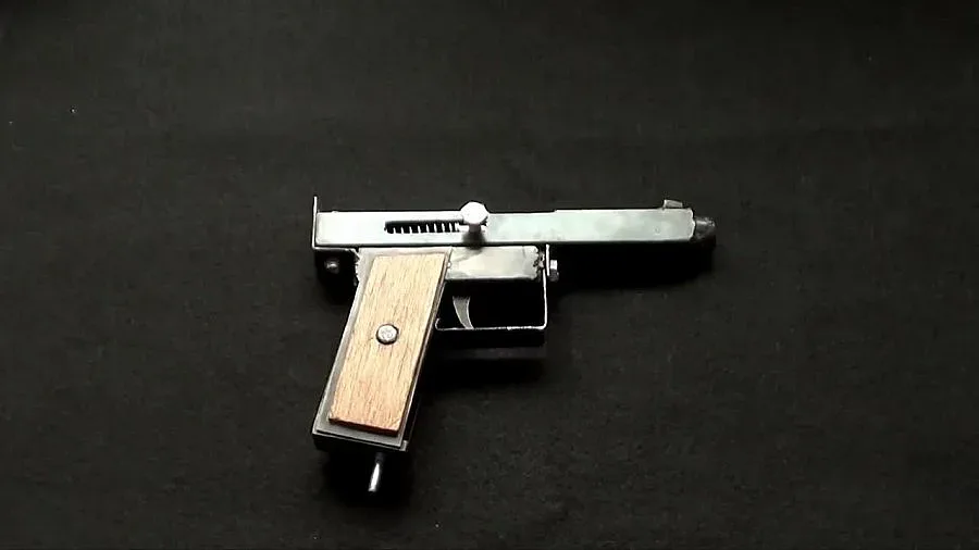 Мъж в Казалък се самоуби пред очите на минувачи