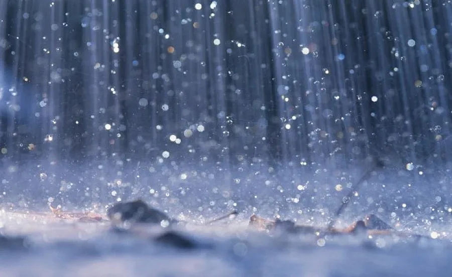 Жълт код за валежи е обявен в пет области на страната