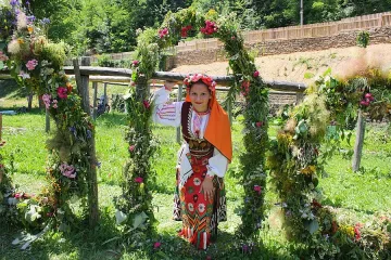 Еньо намята кожуха