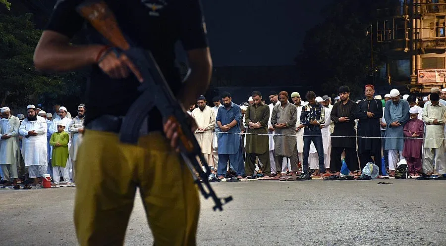 Пакистан временно спира изпълнението на смъртни присъди