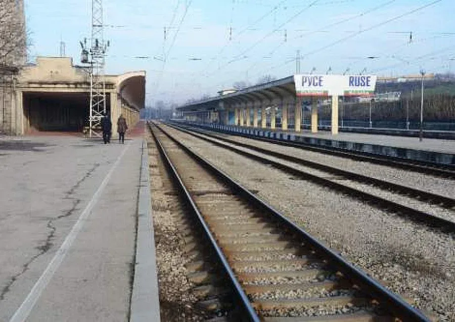 Градска железница ще свърже гарата и летището в Бургас