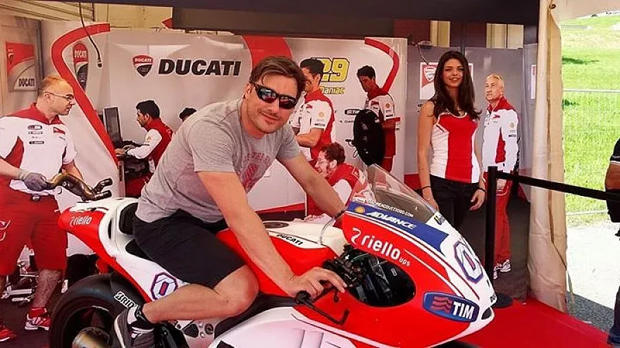 Карамазов с 8 мотора