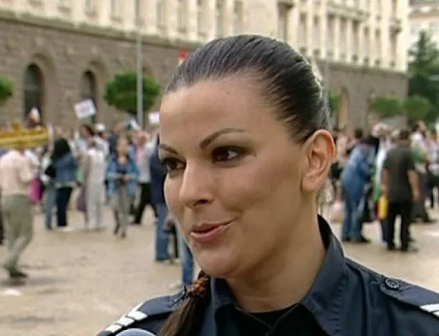 Уволниха полицайката Анна Витанова