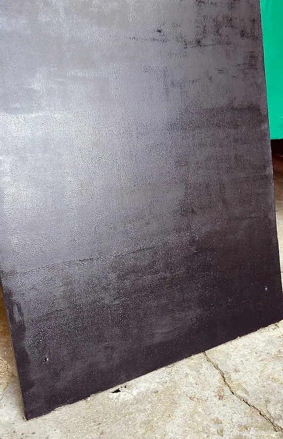 Откриха черна дъска от преди половин век