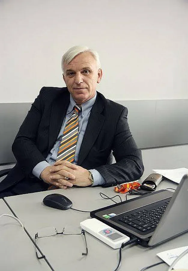 Иван Такев - Човекът отзвук