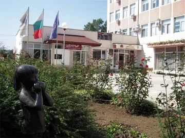 Долни Чифлик посреща кмета на родния град на братя Шкорпил 