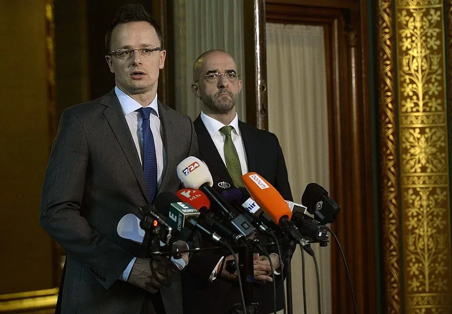 Унгария вдига ограда срещу имигрантите