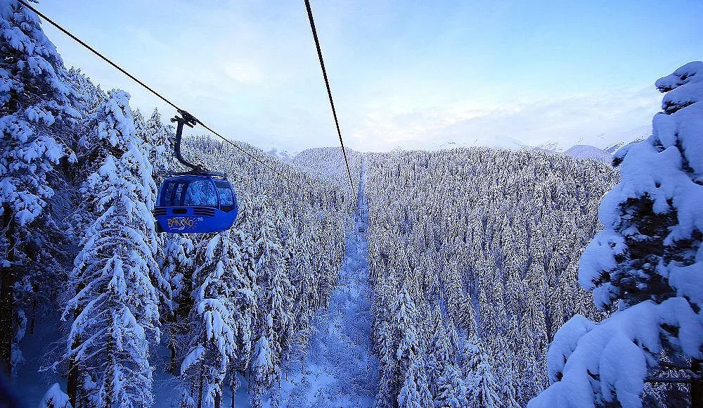 Две легенди дават старт на ски сезона в Банко. Много награди