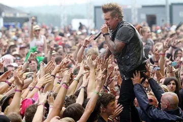 "Godsmack" щуряха в клуб 