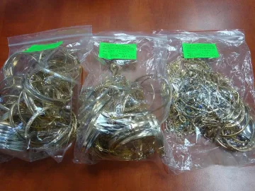 Спипаха жена със злато за 10 бона в сутиена