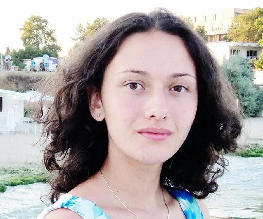 Елиф от Черноочене с отличие от литературния конкурс „Искри"