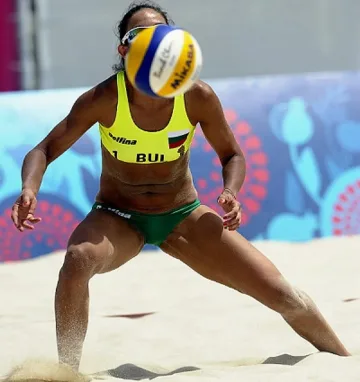 Плажната ни двойка започна със загуба на Игрите в Баку