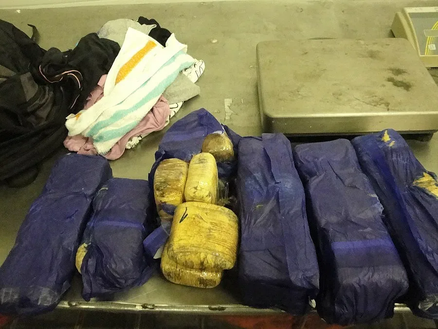 Възрастна жена опита да прекара близо 60 кг хероин през границата