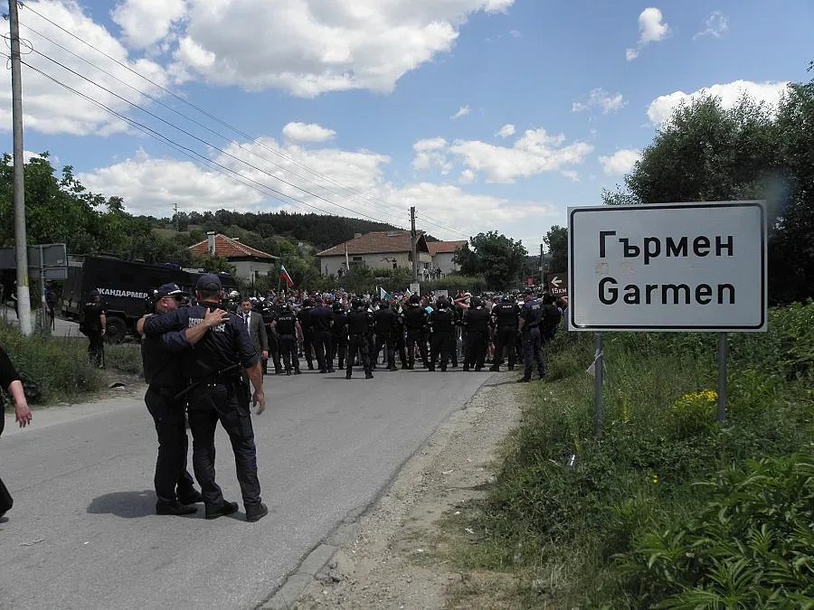 Фалшив е сигналът за щурм на ромската махал в Гърмен