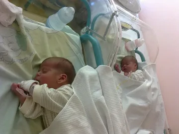 43-годишна жена роди близнаци по естествен път