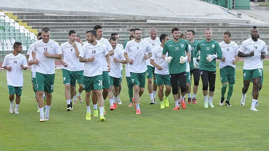 "Берое" започна с 26 футболисти на стадиона под Аязмото