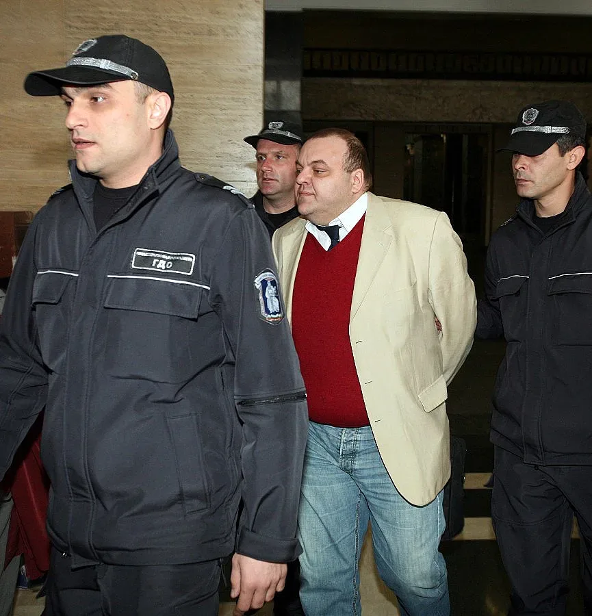 Чеци търси кусур на Темида