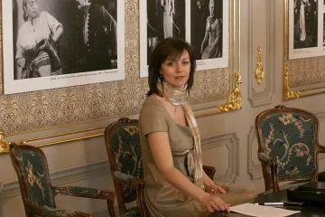 Актриса поема кабинета на военния министър