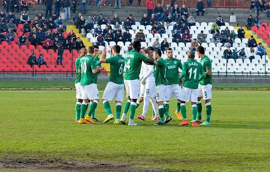 Вратар, нападател и словенец започват проби в "Берое"