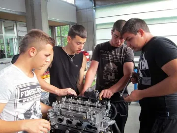 Кърджалийски ученици черпят опит в модерни предприятия в Австрия