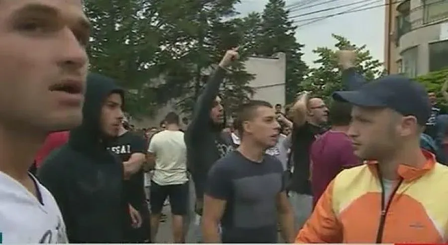 Ултраси на протест в "Орландовци"