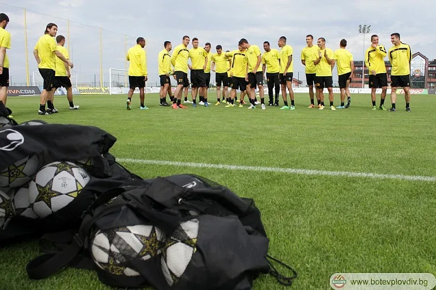 "Дюшекчия" идва в "Ботев" (Пд)