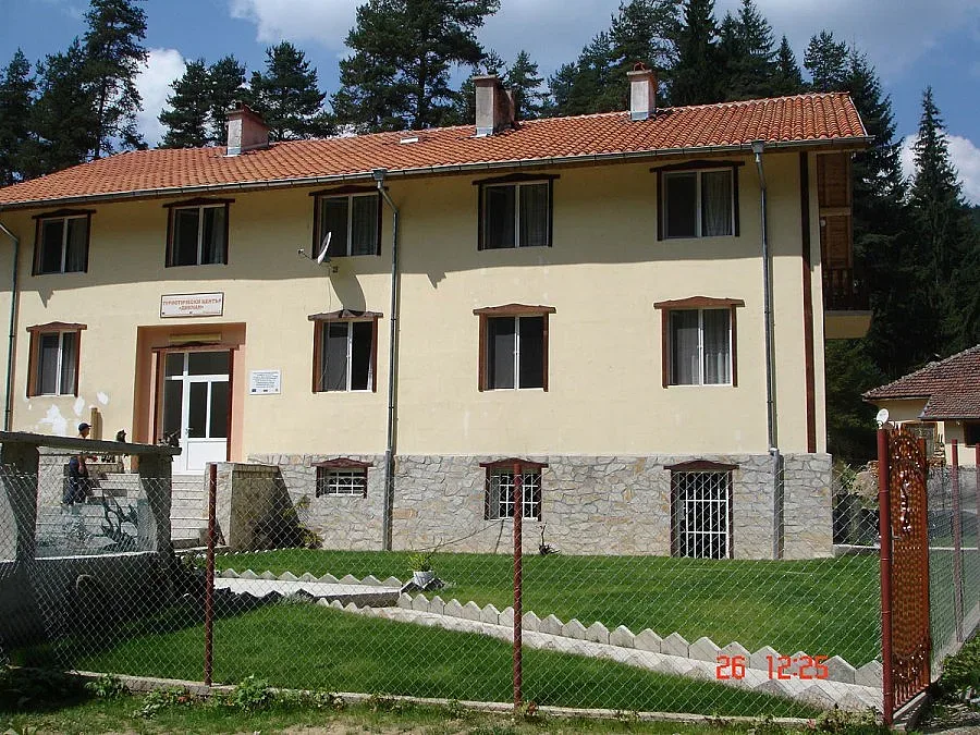Община Сатовча ремонтира база за туристи