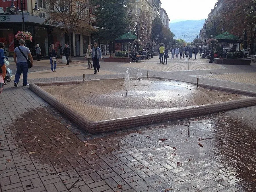 Фонтанът на Витошка става "сух"