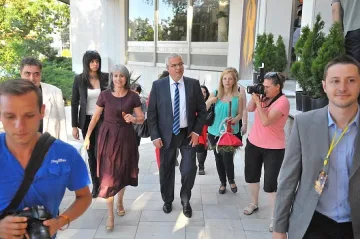 Попова поздрави театрали във Враца