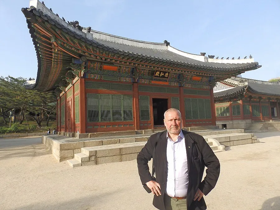 Император Кочжон умира в мъка по убитата си съпруга